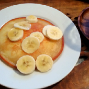 Treat yourself in the morning: pancakes, grapefruit juice!